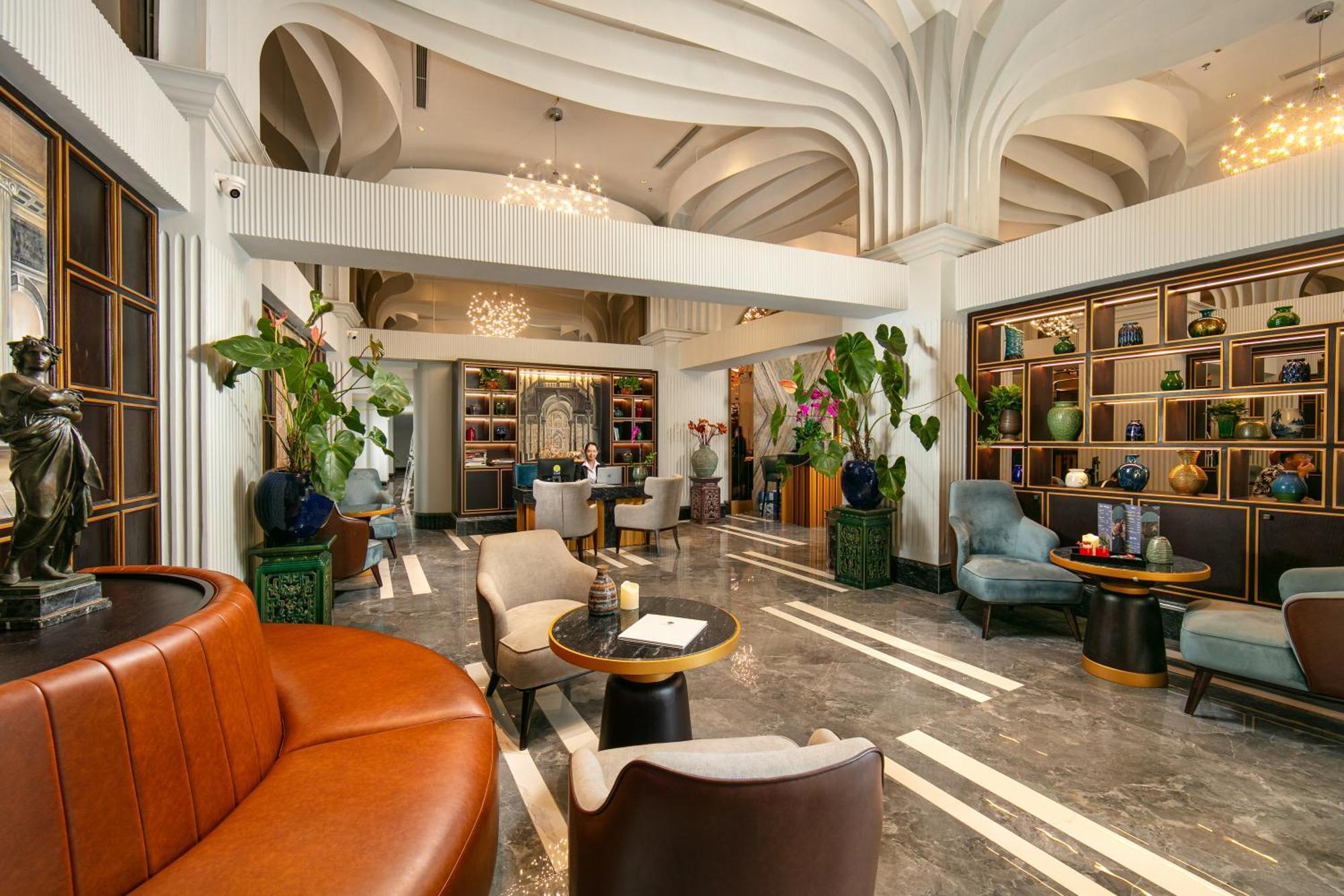 May De Ville Lakeside Hotel Hanói Exterior foto The lobby of the hotel